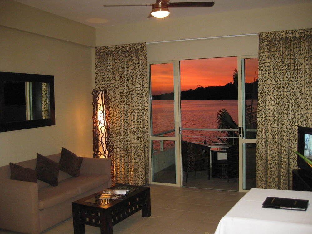 Chantillys On The Bay Port Vila Buitenkant foto