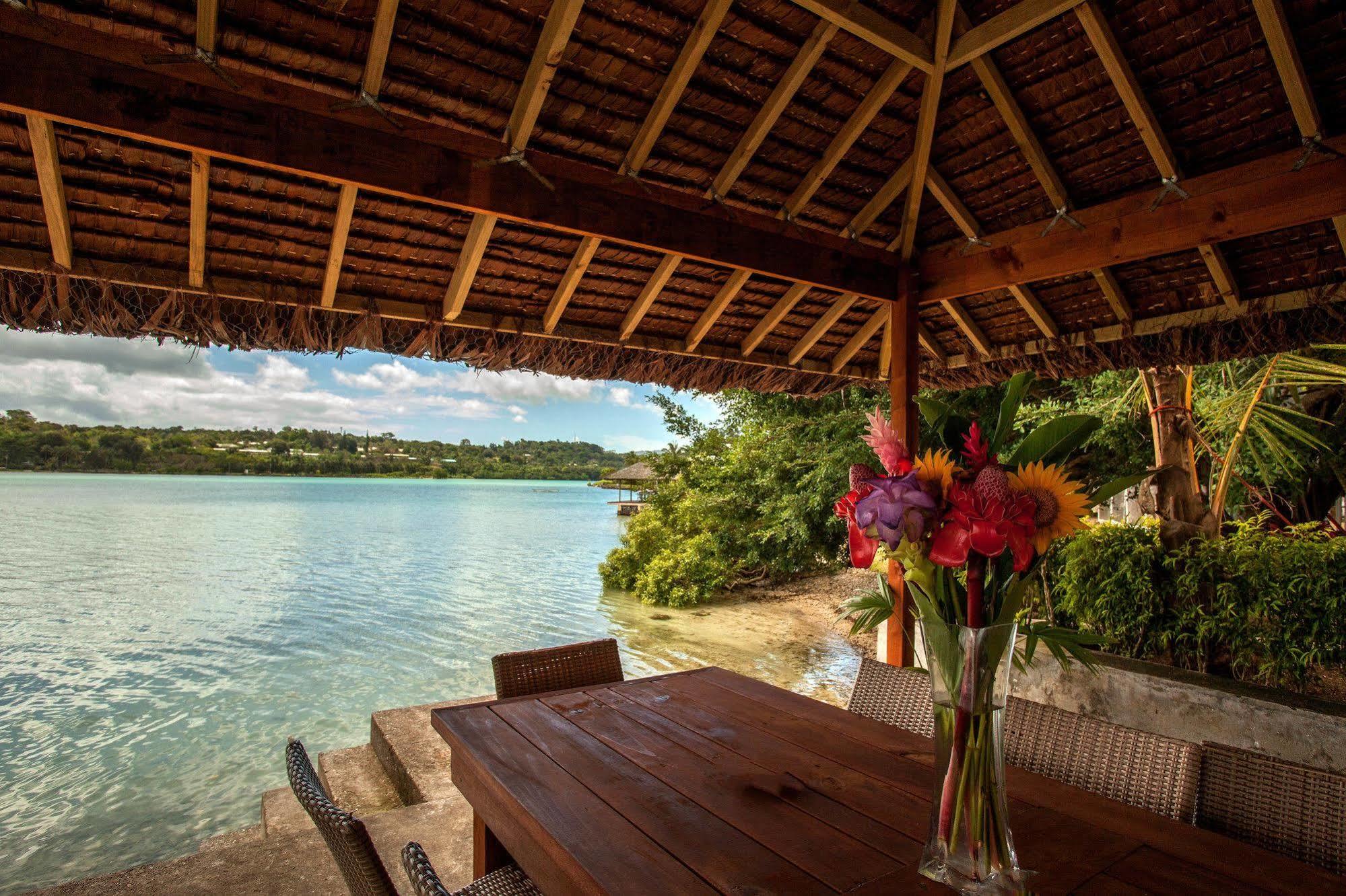 Chantillys On The Bay Port Vila Buitenkant foto